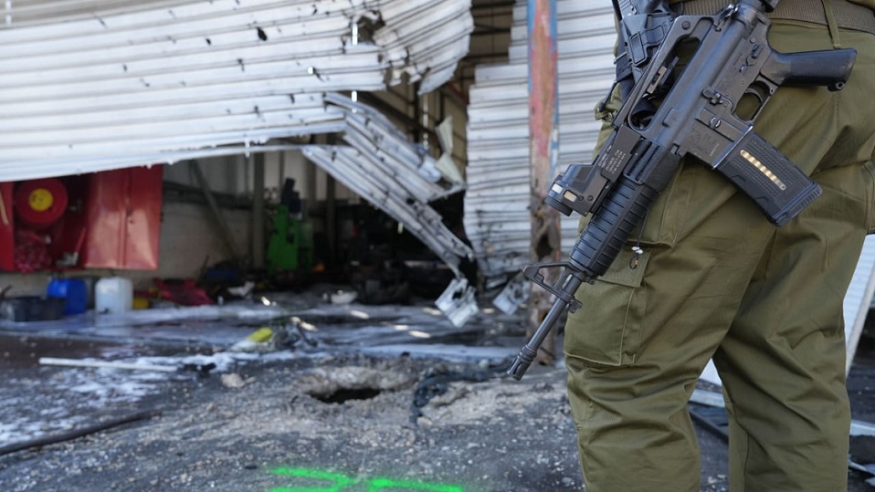 Askari Israeli oo ku sugan Kiryat Shmona.jpg